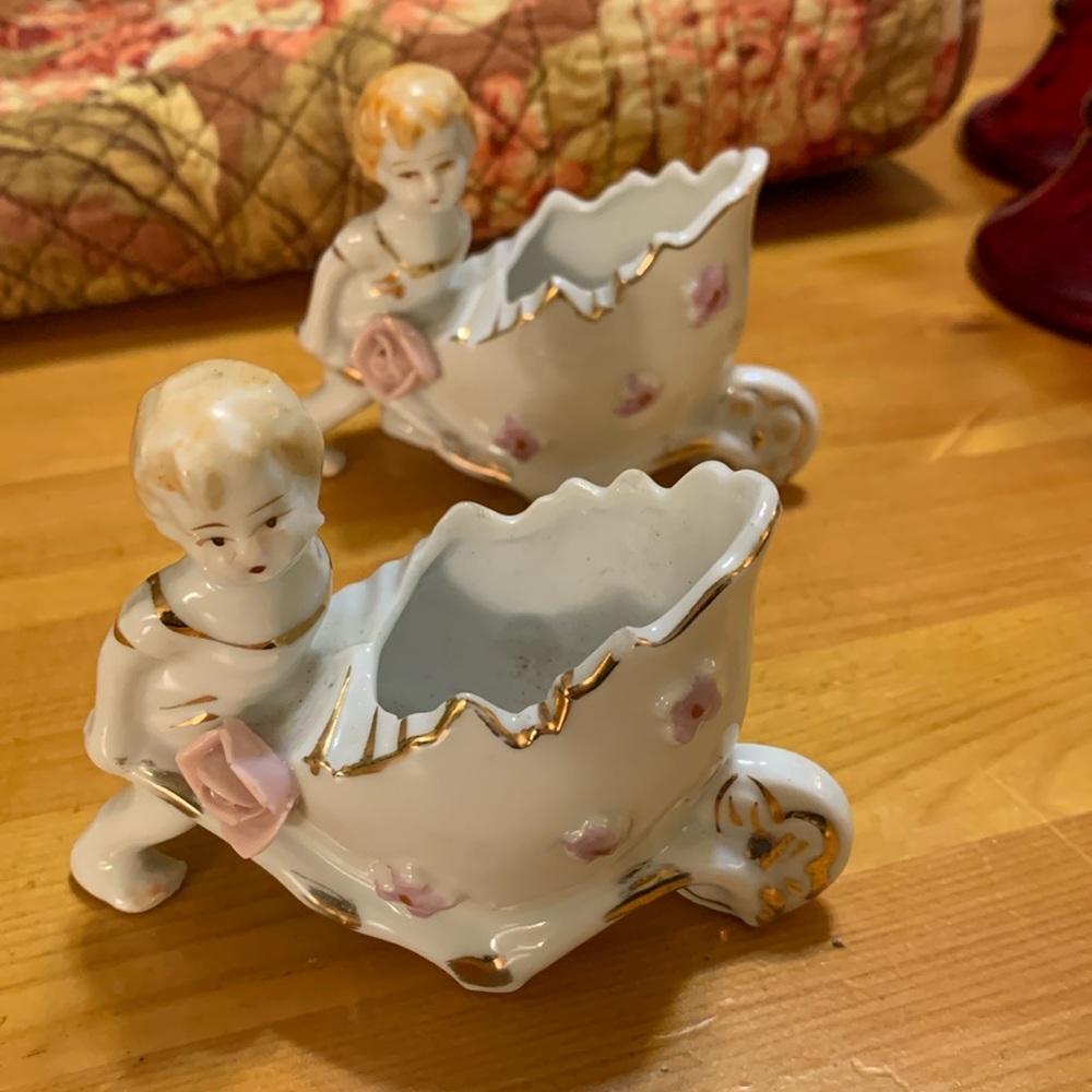 Vintage Thames handpainted kids with wheel barrels & pink flowers, 2 pc set, EUC